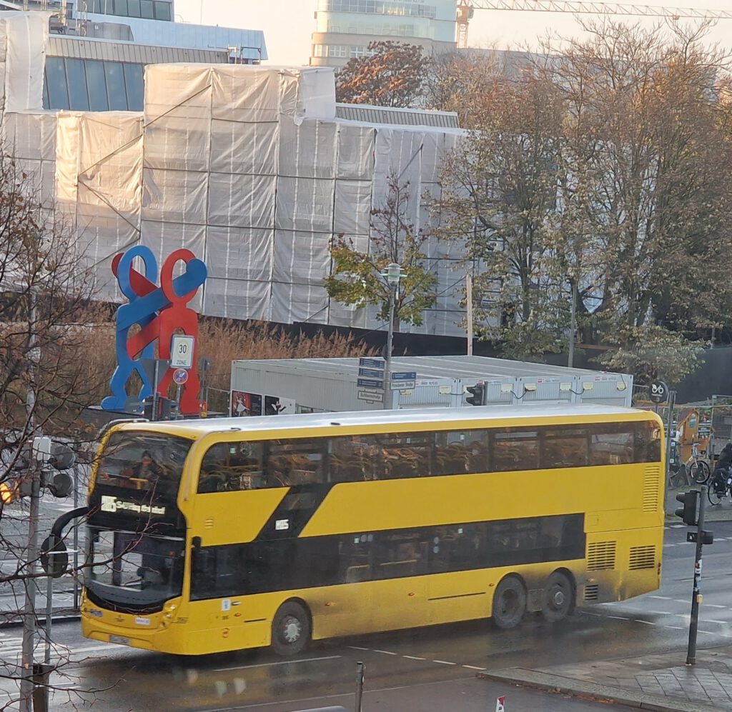 Bus 3562 auf der Linie M85