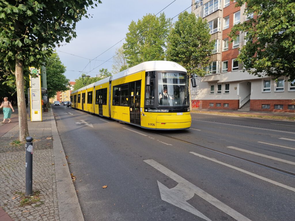 Flexity Stra enbahn 9136 Auf Der Linie M10 Am U Bahnhof Bernauer Stra e flexity-stra-enbahn-9136-auf-der-linie-m10-am-u-bahnhof-bernauer-stra-e