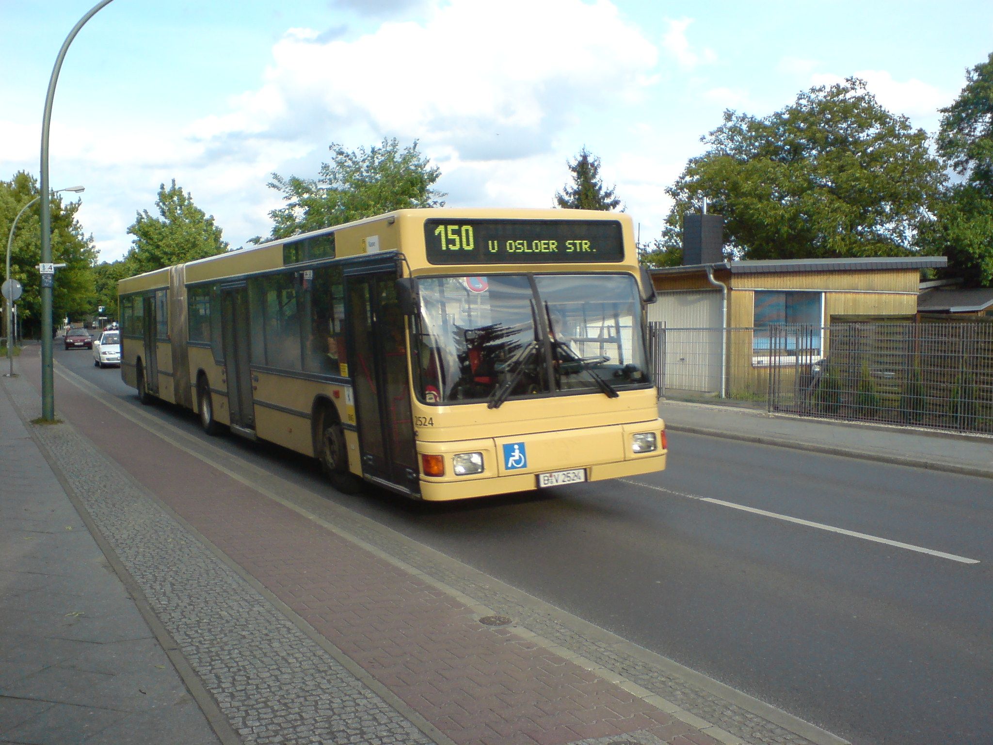 Bus 2524, Blankenburg, 2007;