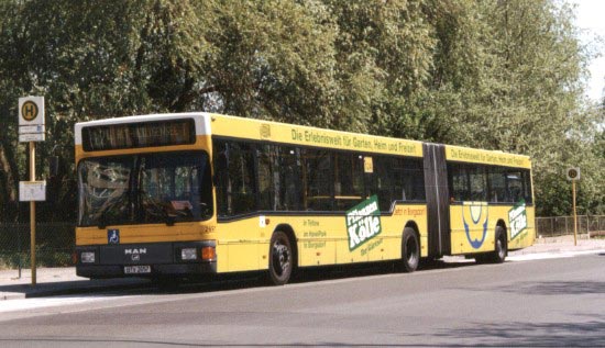 Bus 2657, Wittenau, Mai 2003;